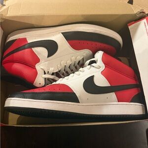 Nike Men's Court Vision Mid NBA Red Black White "Bulls" Size 13 DM1186-600